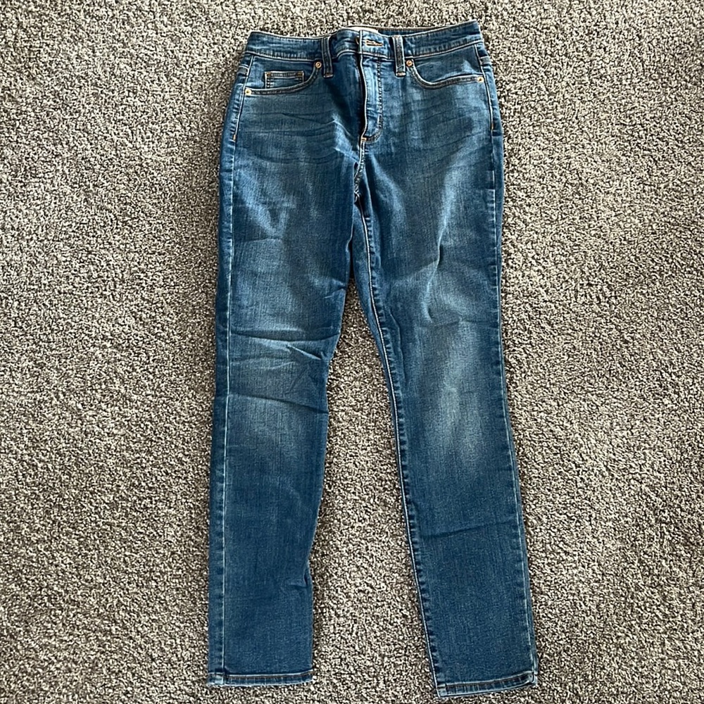 Medium wash Universal Thread jeans